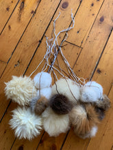 Load image into Gallery viewer, Pompoms