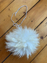 Load image into Gallery viewer, Pompoms