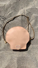 Load image into Gallery viewer, Scallop Purse
