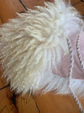 Load image into Gallery viewer, Sheepskin collars (bark-tanned, unlined)