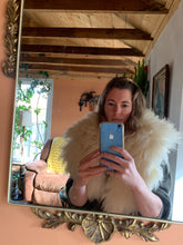 Load image into Gallery viewer, Fluffy sheepskin stole (mineral-tanned)