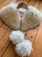 Load image into Gallery viewer, Sheepskin collars (bark-tanned, unlined)