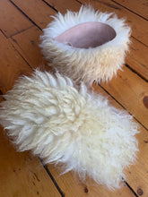 Load image into Gallery viewer, Sheepskin cuffs (bark-tanned)