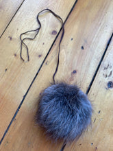 Load image into Gallery viewer, Pompoms