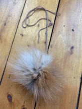 Load image into Gallery viewer, Pompoms