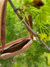 Load image into Gallery viewer, Raffia purse