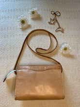 Load image into Gallery viewer, Raffia purse