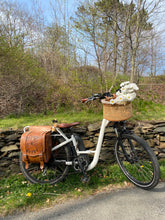 Load image into Gallery viewer, Front bicycle basket