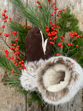 Load image into Gallery viewer, Osprey mittens