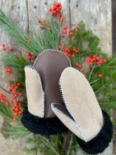 Load image into Gallery viewer, Canada Goose mittens