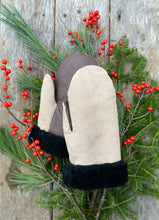 Load image into Gallery viewer, Canada Goose mittens
