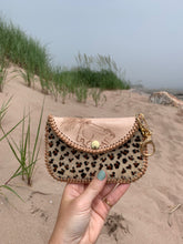 Load image into Gallery viewer, Keychain-Wallet - Skunks N’ Cheetah