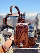 Load image into Gallery viewer, Tiffin A - ocean theme