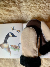 Load image into Gallery viewer, Canada Goose mittens