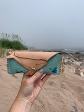 Load image into Gallery viewer, Critter Closure Sunglasses Case - Humpback Whale