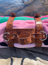 Load image into Gallery viewer, Blanket straps - meadow theme