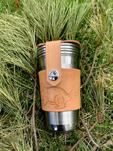 Load image into Gallery viewer, Picnic cups - squirrel with eagle lid