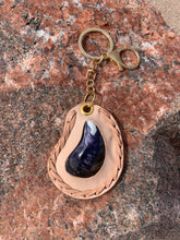 Load image into Gallery viewer, Bag charm/Keychain - Mussel Shell