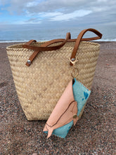 Load image into Gallery viewer, Critter Closure Sunglasses Case - Humpback Whale