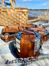 Load image into Gallery viewer, Tiffin A - woods theme