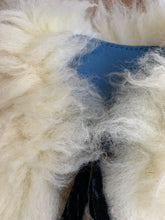 Load image into Gallery viewer, Fluffy Sheepskin Collars (mineral-tanned)
